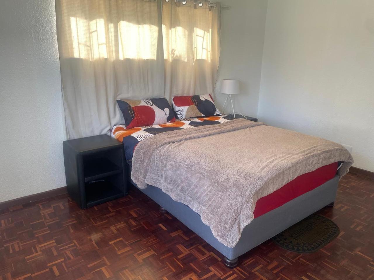 House On Gill 25 * Cape Town